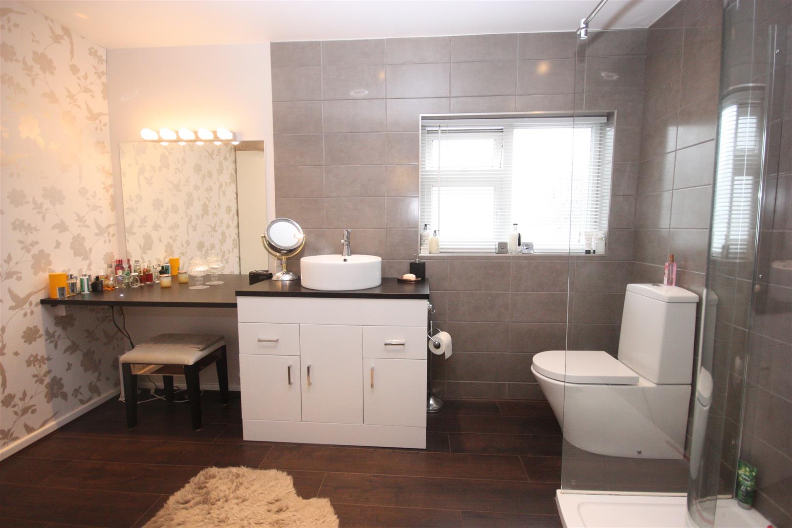 En-Suite and Dressing Room